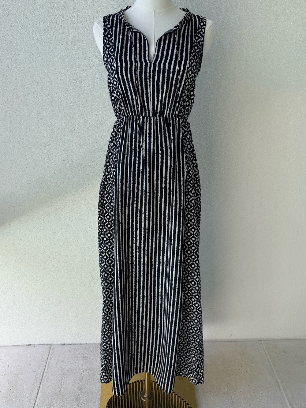Like new maxi dress or cover-up, LOFT, lightweight, cute as h*ll, blk/wht, XXS